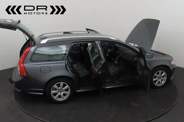 Volvo V50 view 9