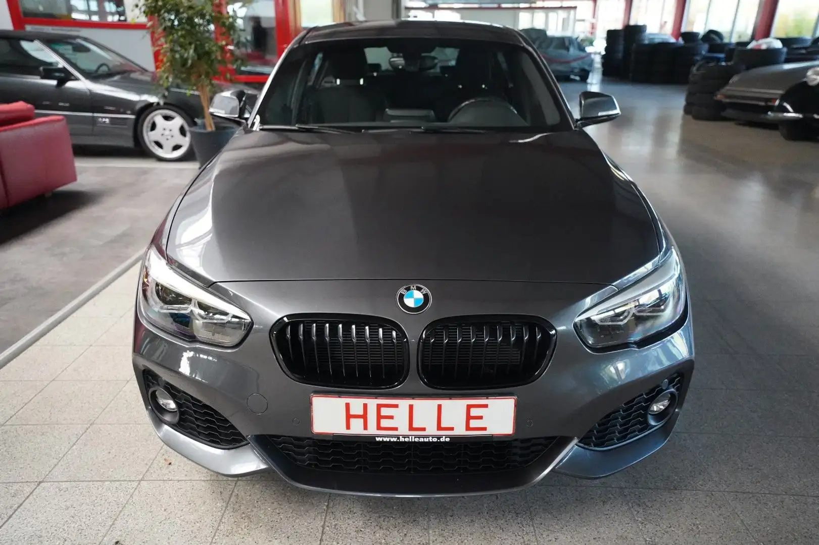 BMW 116 i Edition M Sport Shadow*LED+NAVI+PDC+SHZ Grau - 2