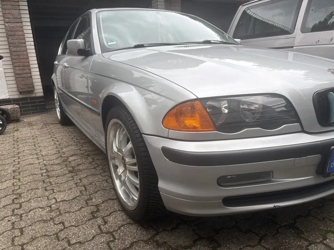 BMW 320i, foto 8