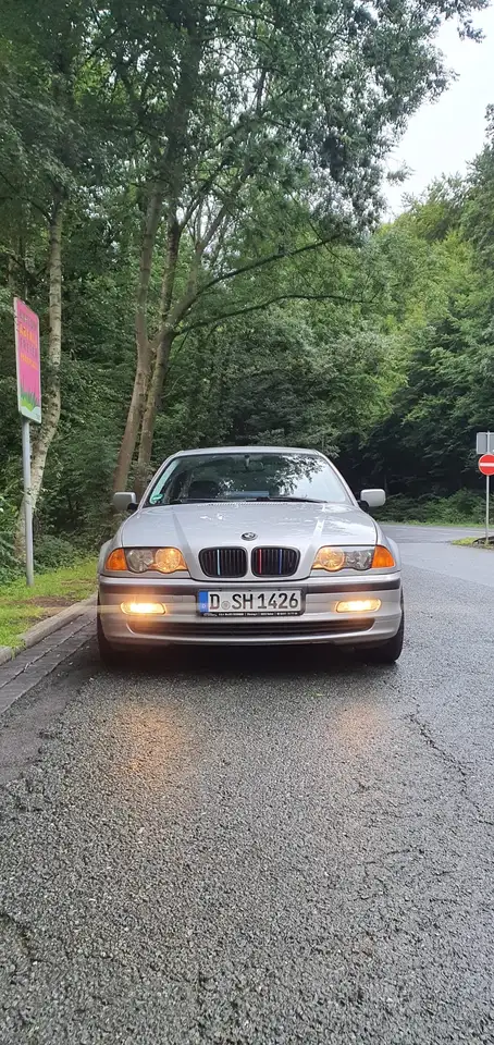 BMW 320i, foto 5