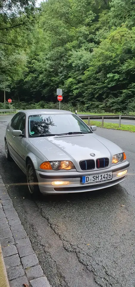 BMW 320i, foto 4