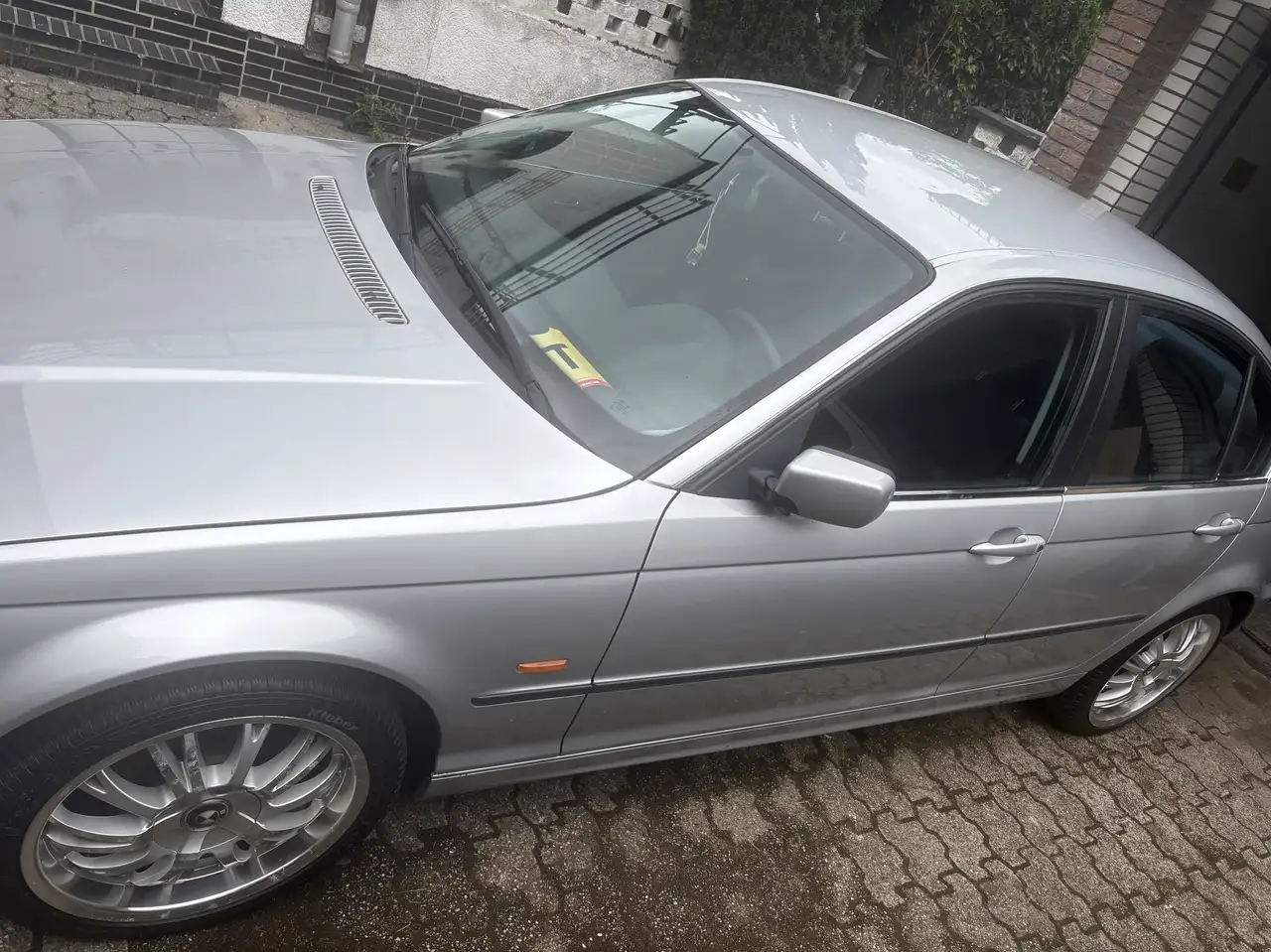 BMW 320i, foto 11