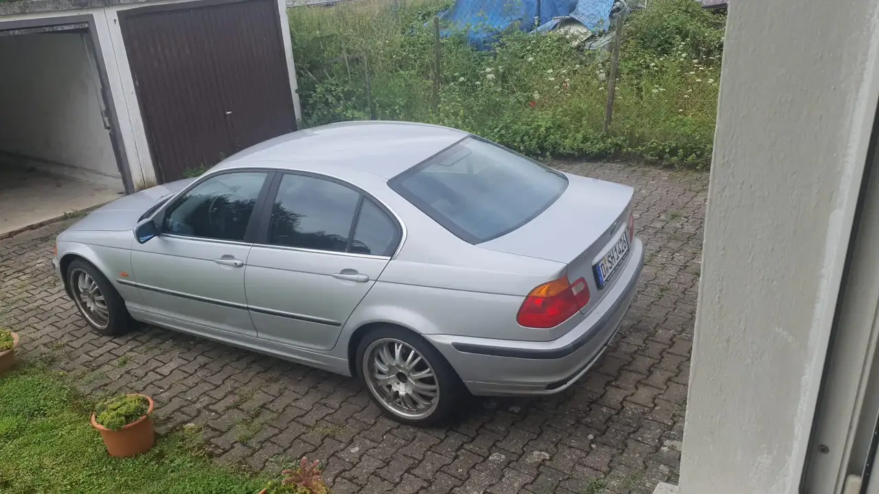 BMW 320i, foto 7