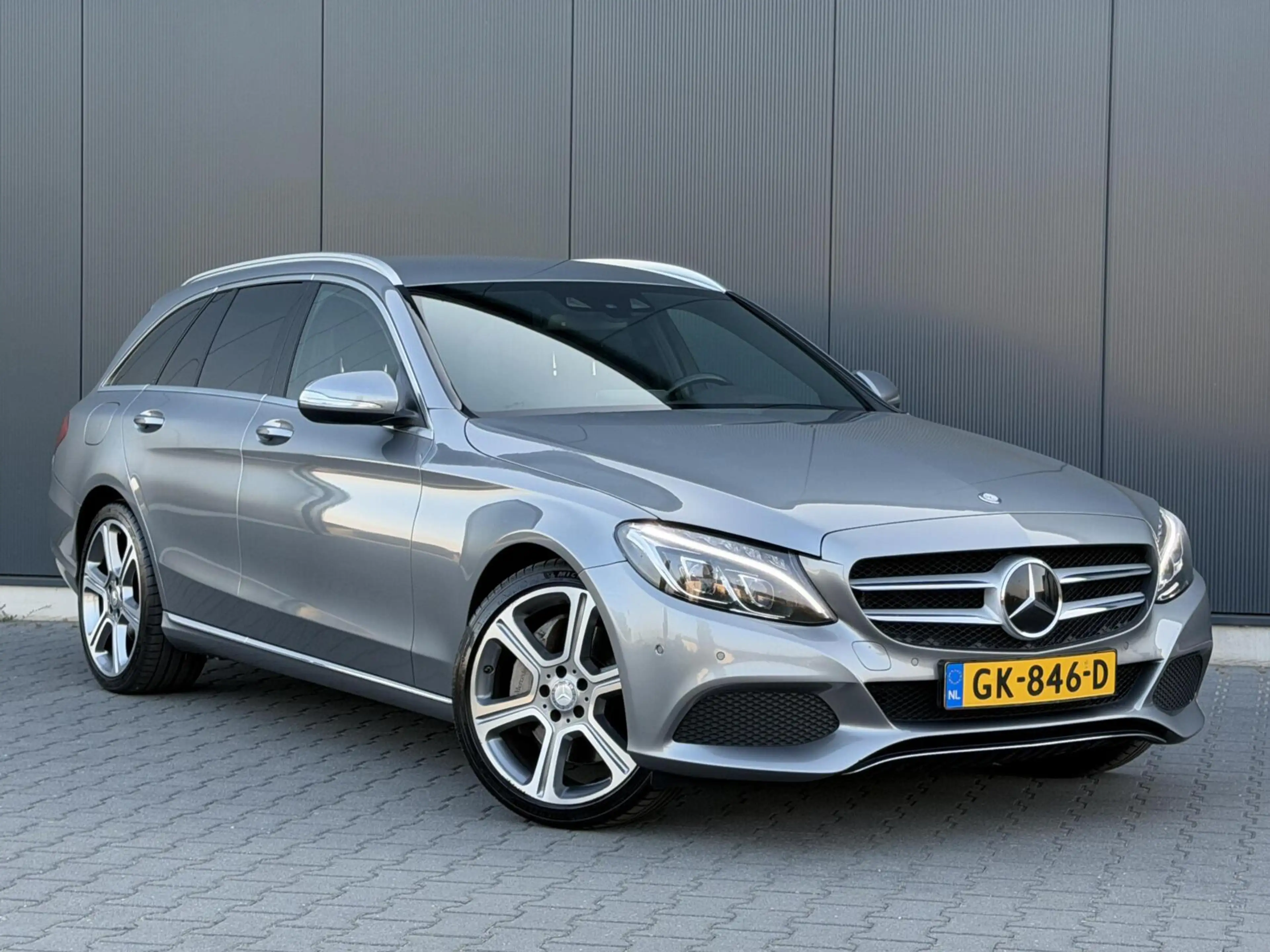 Mercedes-Benz C 350 Estate 350e Burmester - Airmatic - Led - Distronic — photo 2