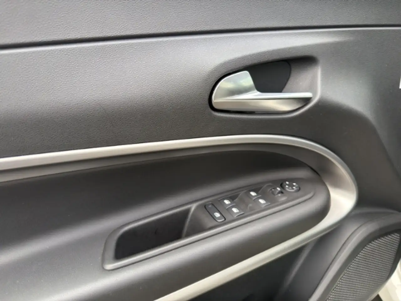 Jeep Avenger Altitude +ACC+CAM+NAVI+CARPLAY+LED+ 14