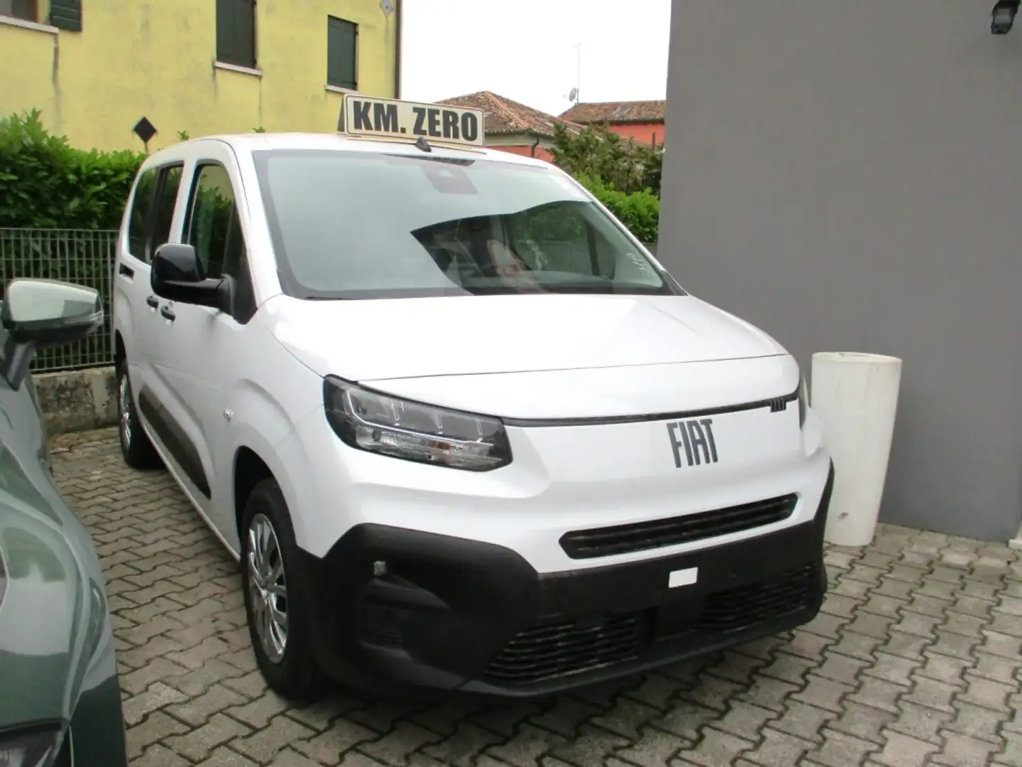 Fiat Doblo 1.5 BlueHdi 130CV AT8 Combi N1 LUNGO Weiß - 2