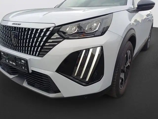 Peugeot 2008 view 9