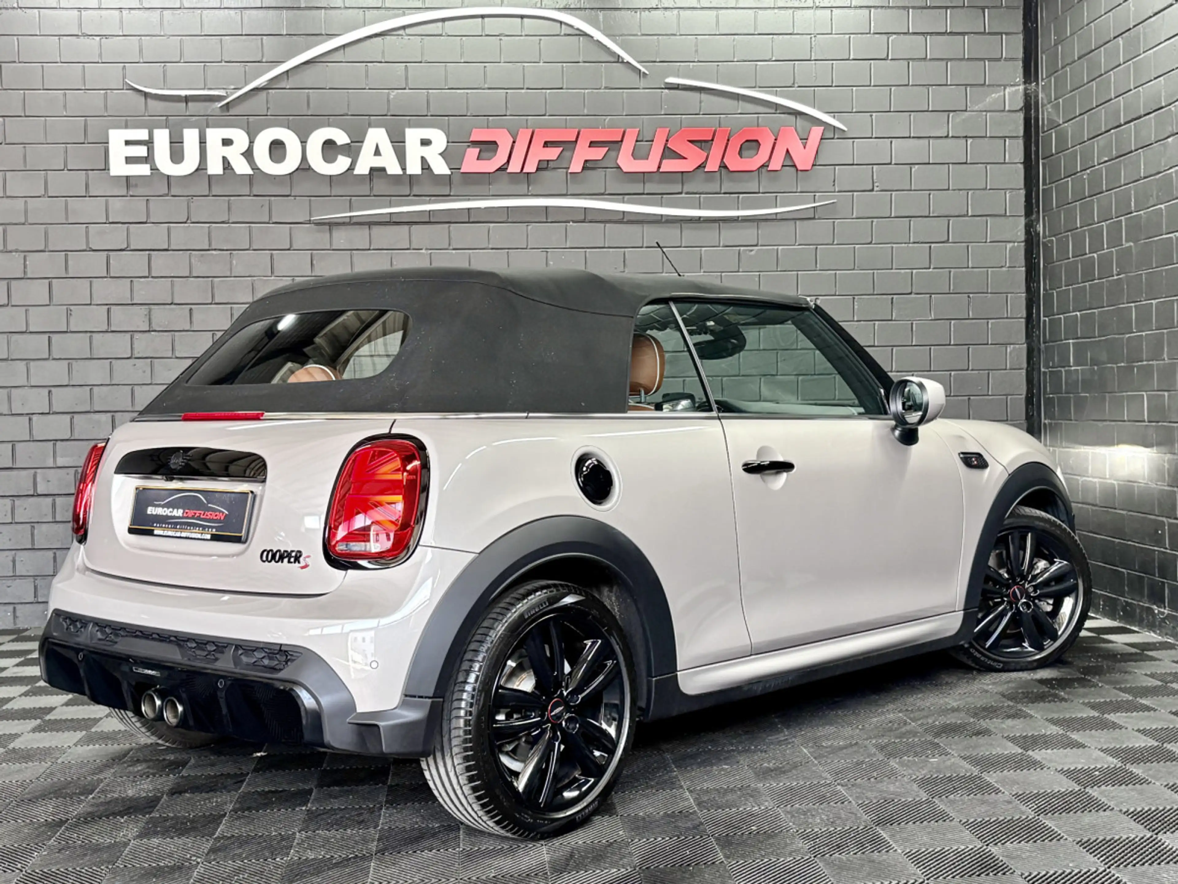 MINI Cooper S Cabrio JCW 178 CV *CAM* *HARMAN* *TÊTE HAUTE* *CUIR* — photo 8