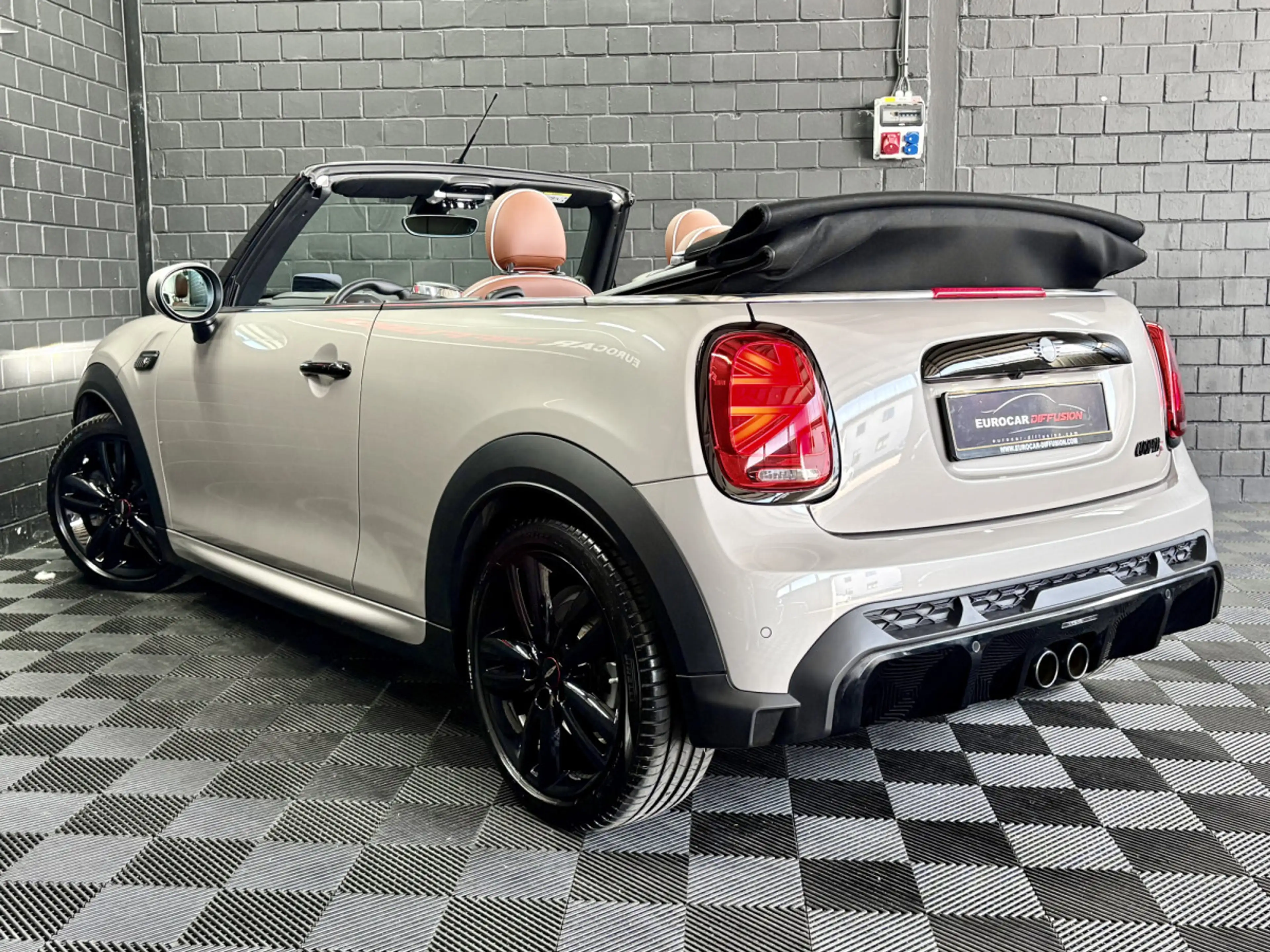 MINI Cooper S Cabrio JCW 178 CV *CAM* *HARMAN* *TÊTE HAUTE* *CUIR* — photo 5
