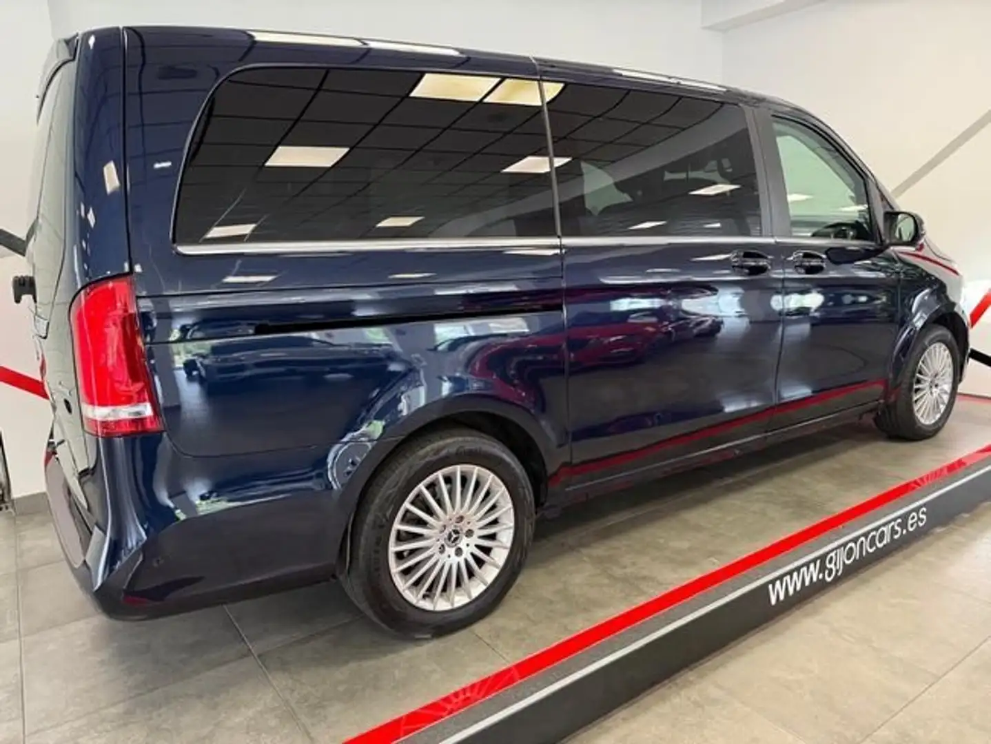 Mercedes-Benz V 220 220d Largo Avantgarde Azul - 2