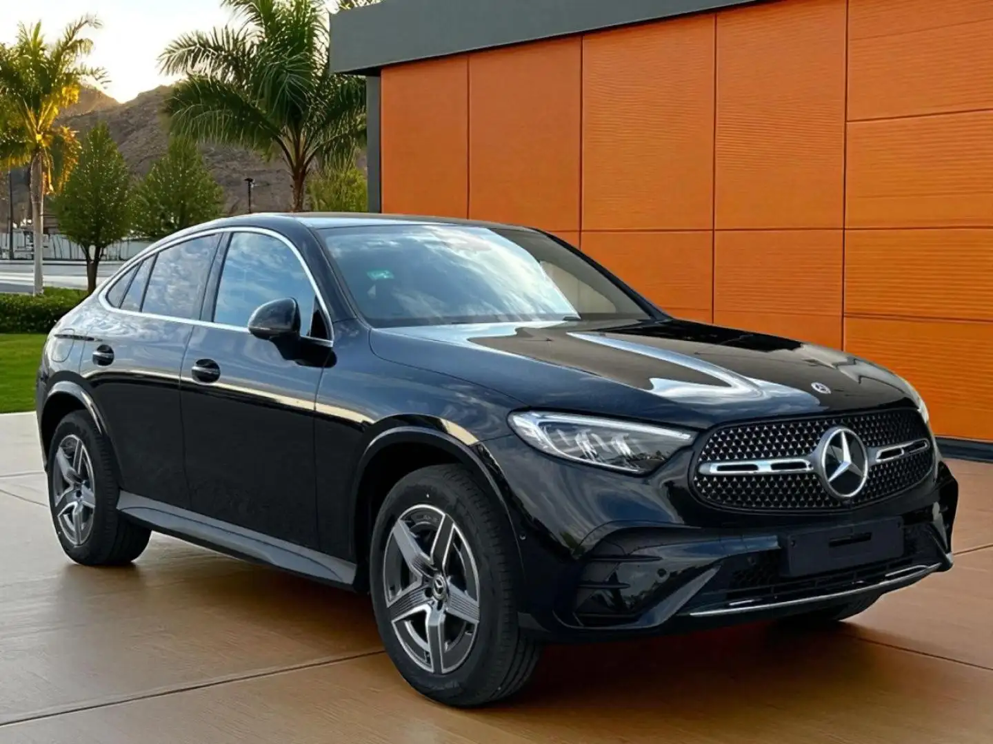 Mercedes-Benz GLC 300 Coupé 300de 4Matic Schwarz - 1