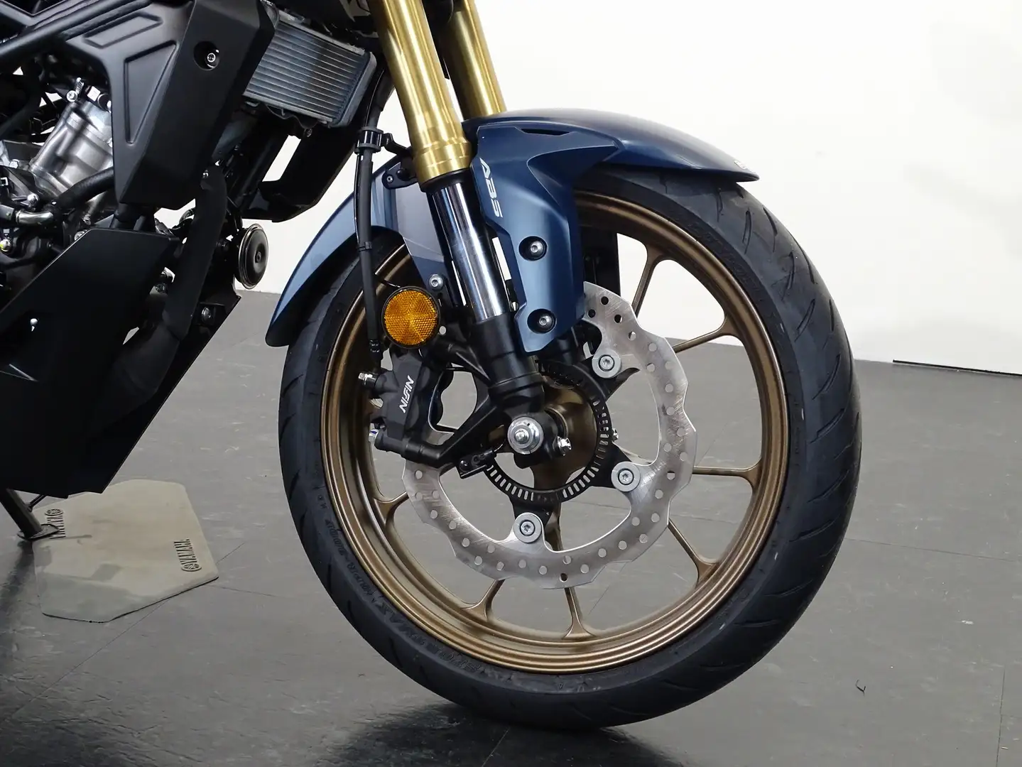 Honda CB 125 R Blauw - 2