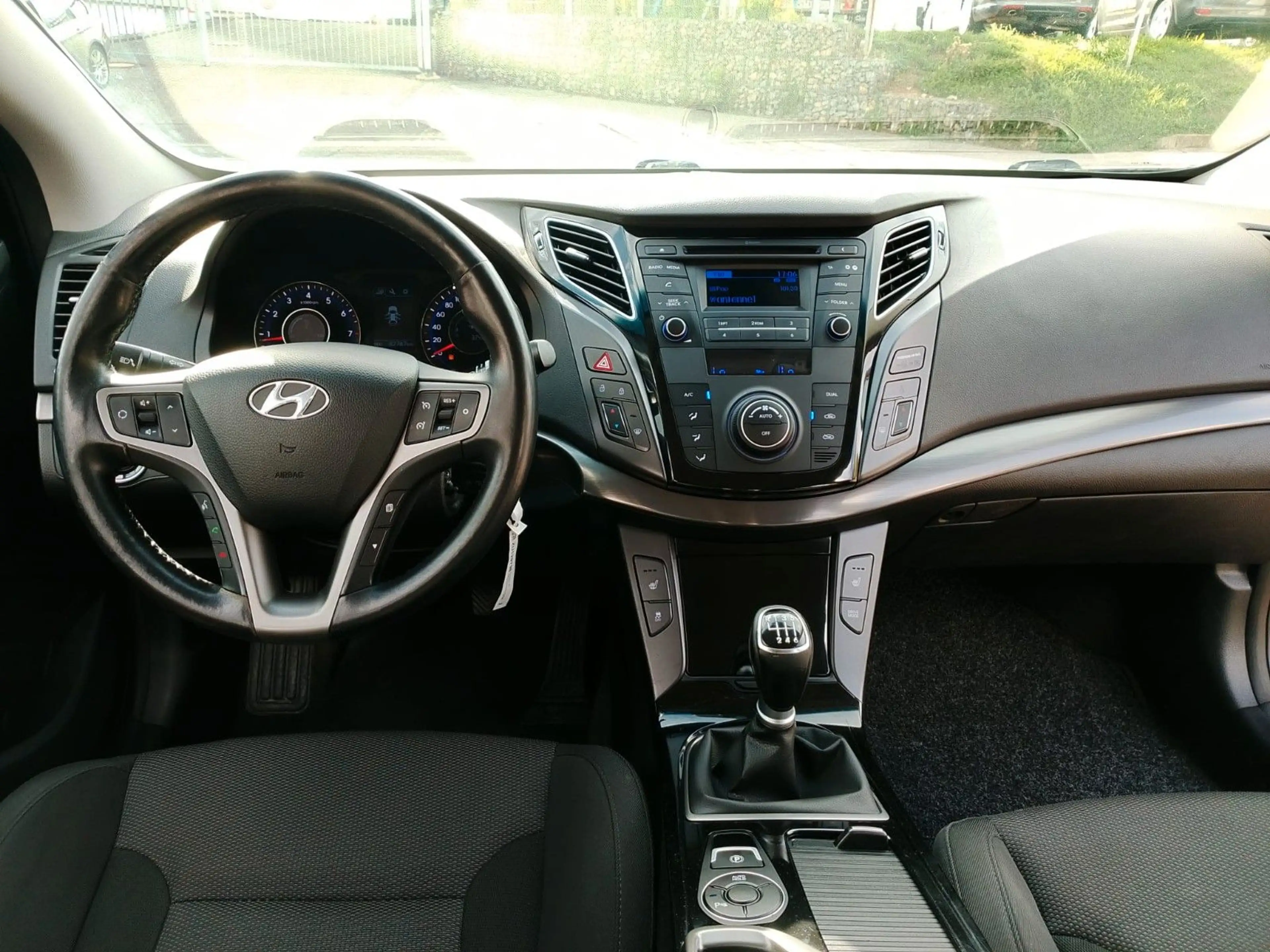 Hyundai i40 cw blue Trend*AHK*PDC*XENON*SHZ*ALU* — photo 10