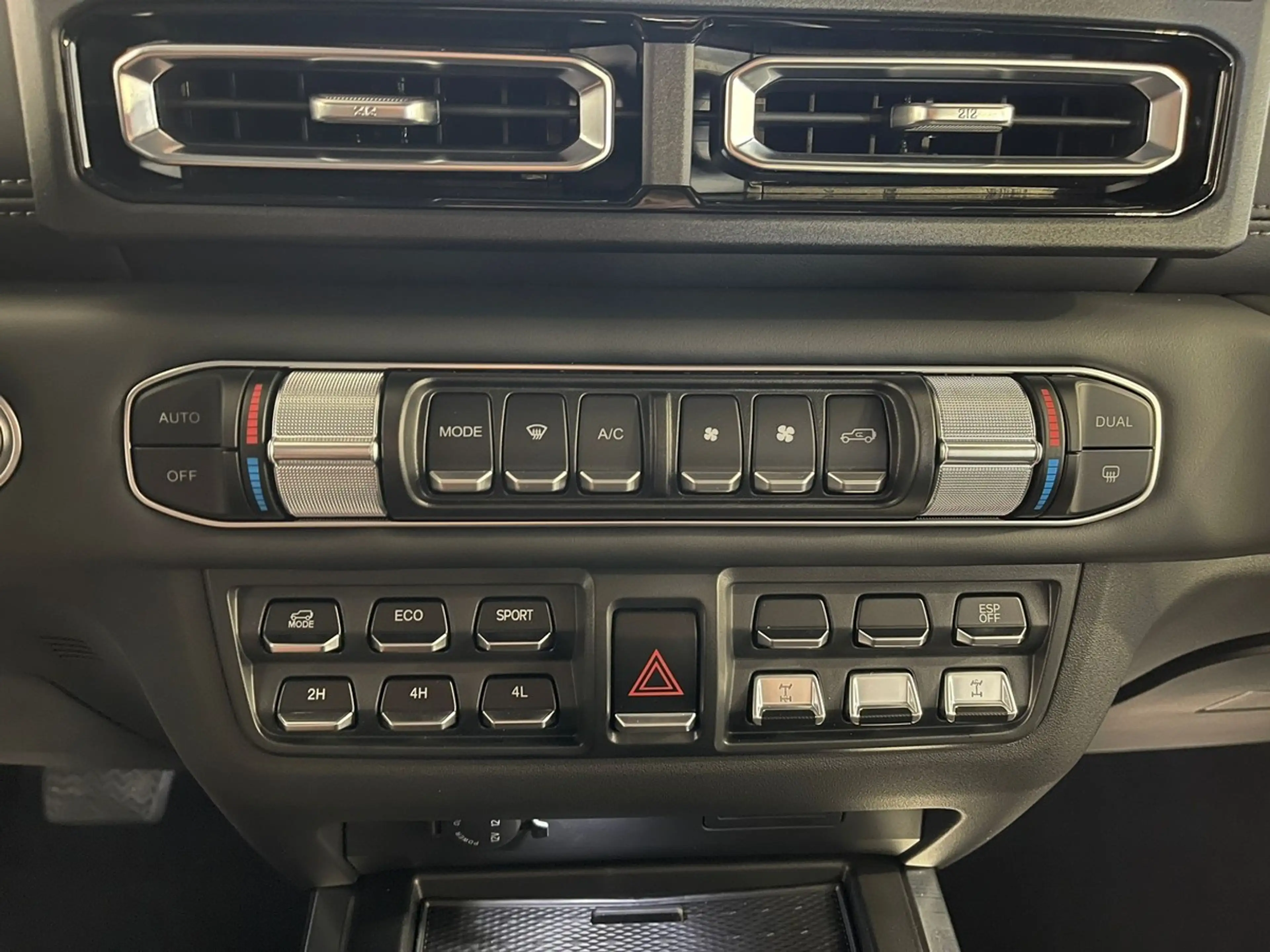 BAW 212 2.0 Diesel 4x4 AT — photo 15