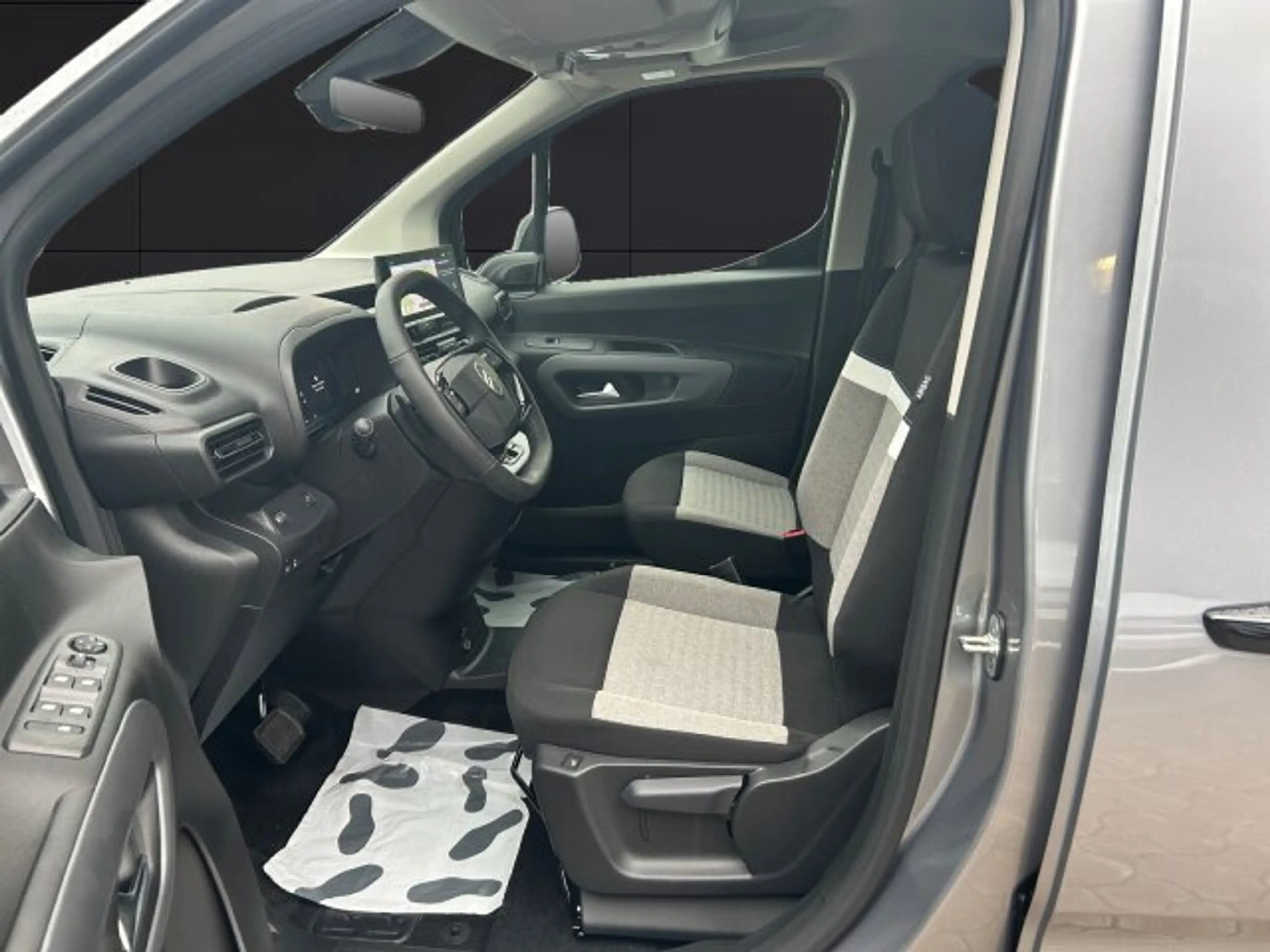 Citroen Berlingo Berlingo XL 130 MAX BAR +180°Kamera+NAV+ACC+SHZ+ — photo 8