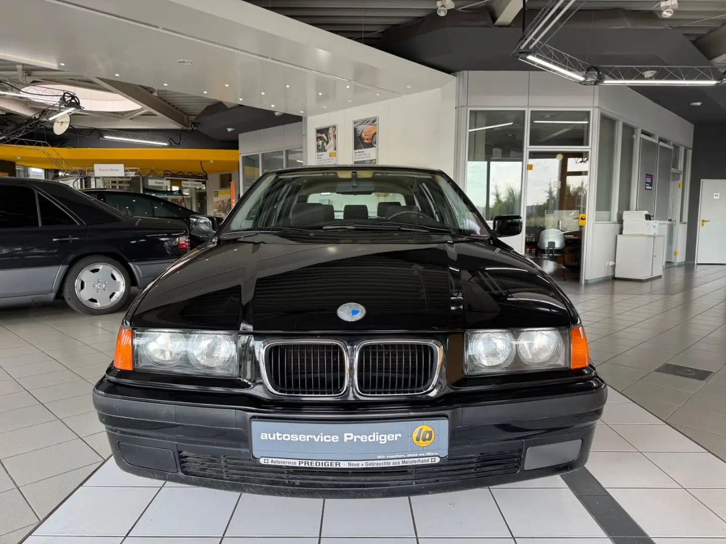 BMW 316 +AUTOMATIK+KLIMA+HU 06/2027* Zwart - 2