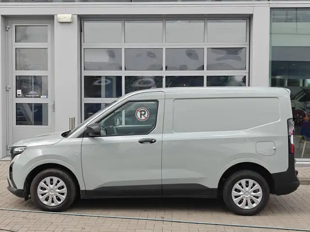 Ford Transit Courier view 8