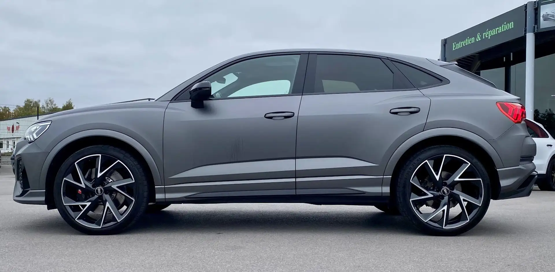 Audi RS Q3 SPORTBACK / 2.5l TFSI 400 CH BVA 7 Quattro / Zwart - 2