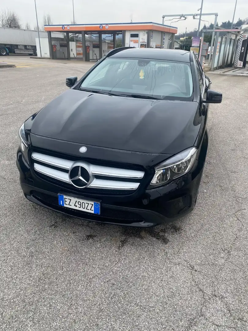 Mercedes-Benz GLA 180 - 1