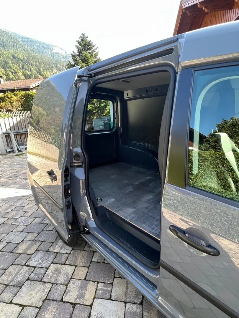 Volkswagen Caddy Kombi Conceptline 2,0 TDI Grau - 2