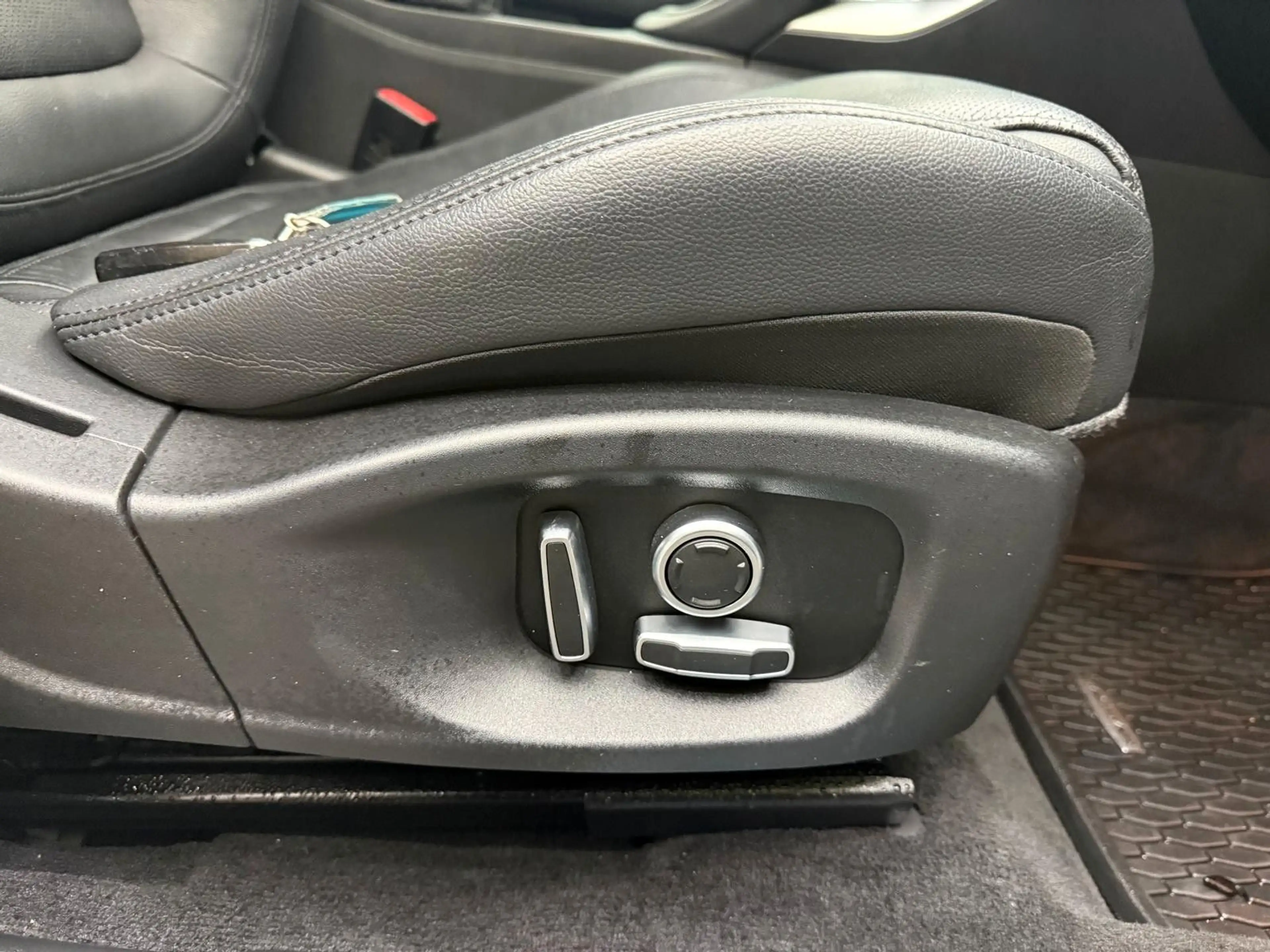 Jaguar E-Pace E-PACE S AWD — photo 12