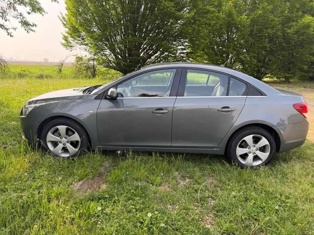 Chevrolet Cruze 2011 из Европы — купить под ключ