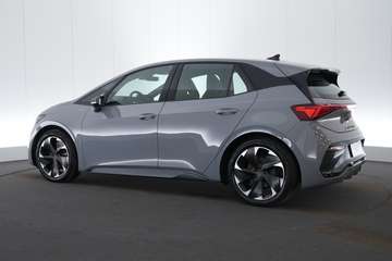 82 kWh LED GPS PDC CAM Keyless Carplay ACC