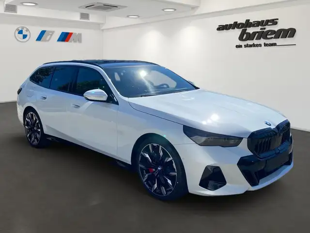 BMW 5 Series view 2