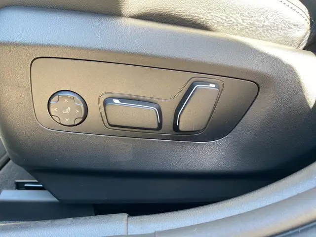 BMW 5 Series view 14