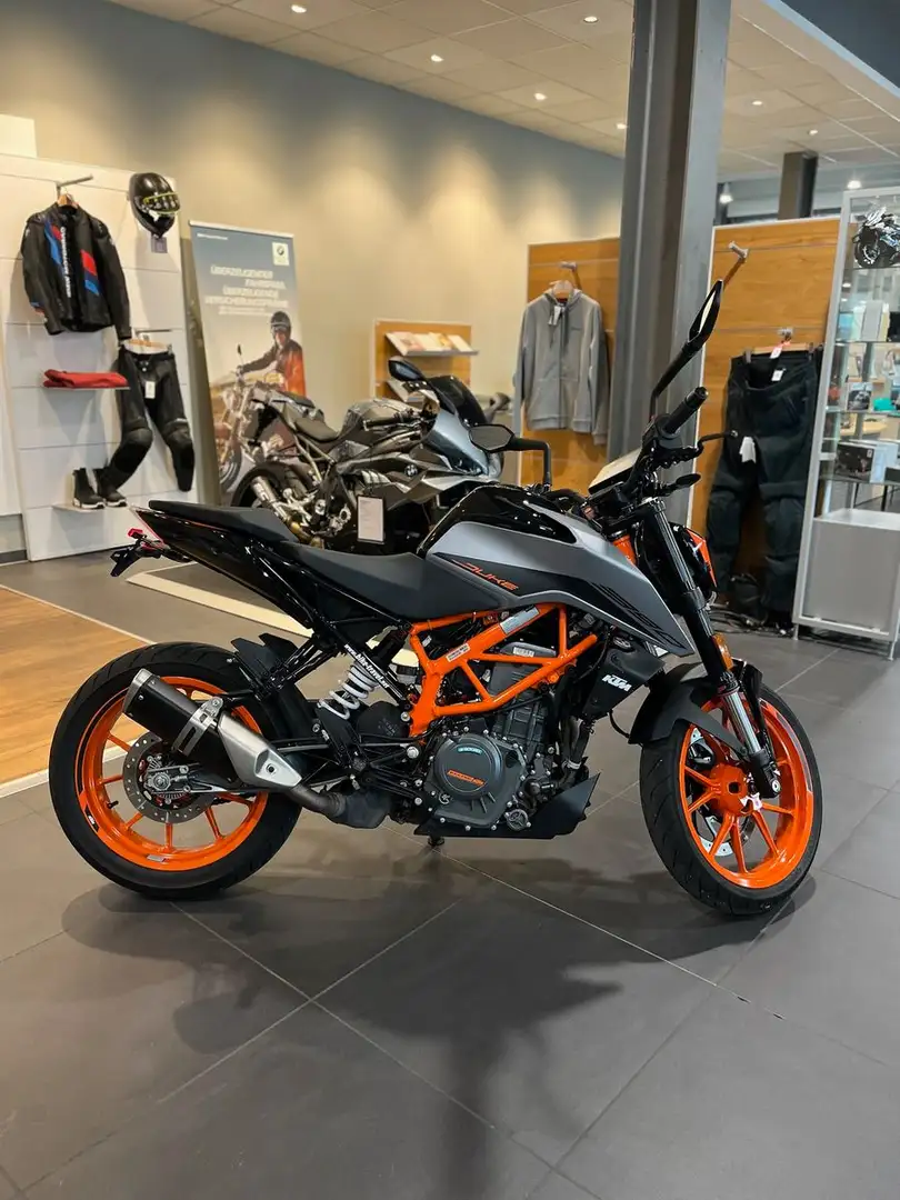 KTM 390 Duke - 2