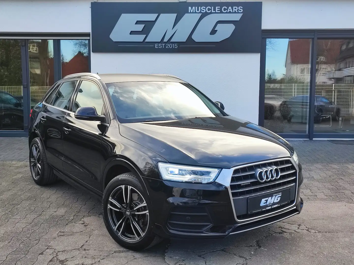 Audi Q3 sport quattro 2.0 TDI*LED*TWA*LEDER*SHZ*AHK* crna - 1