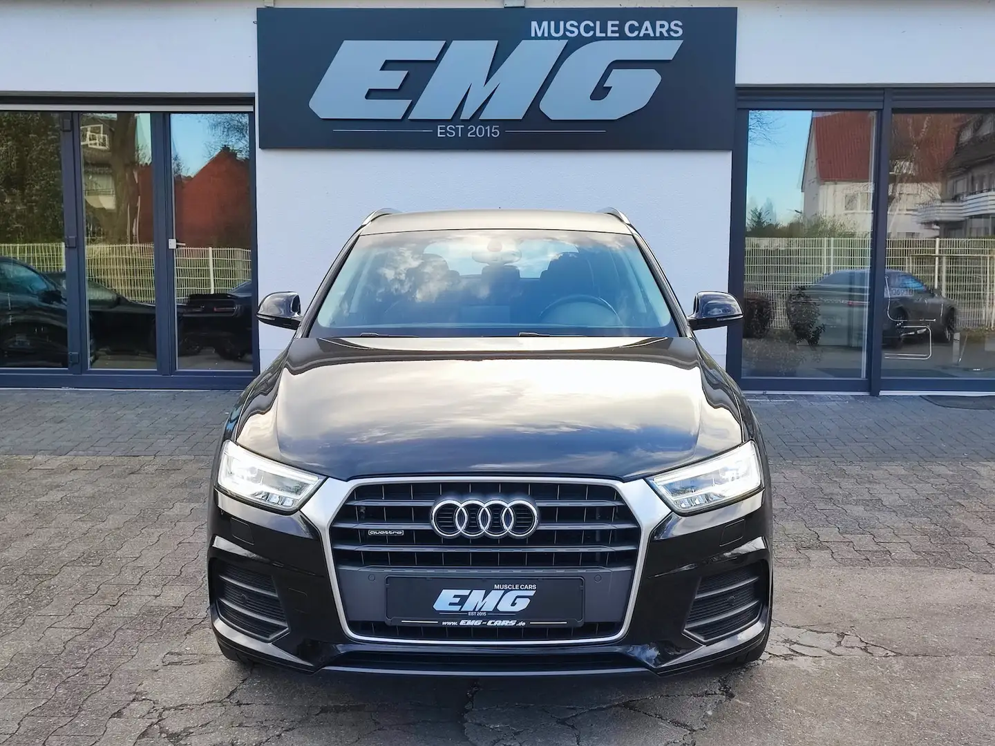 Audi Q3 sport quattro 2.0 TDI*LED*TWA*LEDER*SHZ*AHK* crna - 2