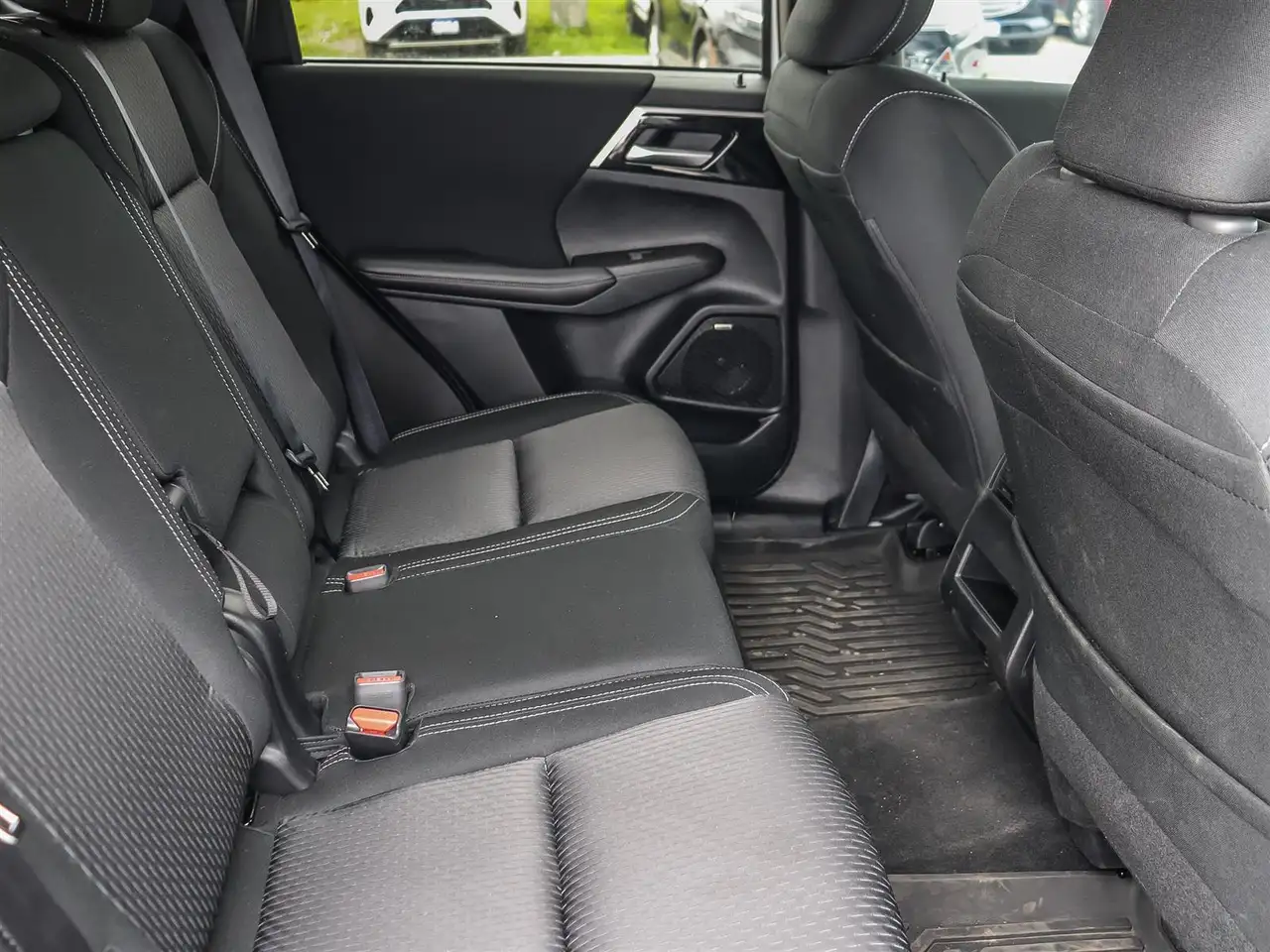 Mitsubishi Outlander снимка Mitsubishi Outlander
