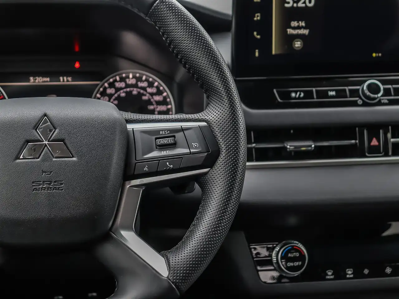 Mitsubishi Outlander снимка Mitsubishi Outlander