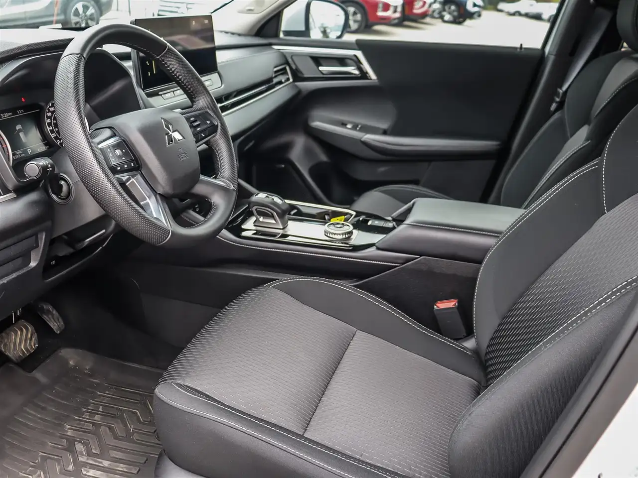 Mitsubishi Outlander снимка Mitsubishi Outlander