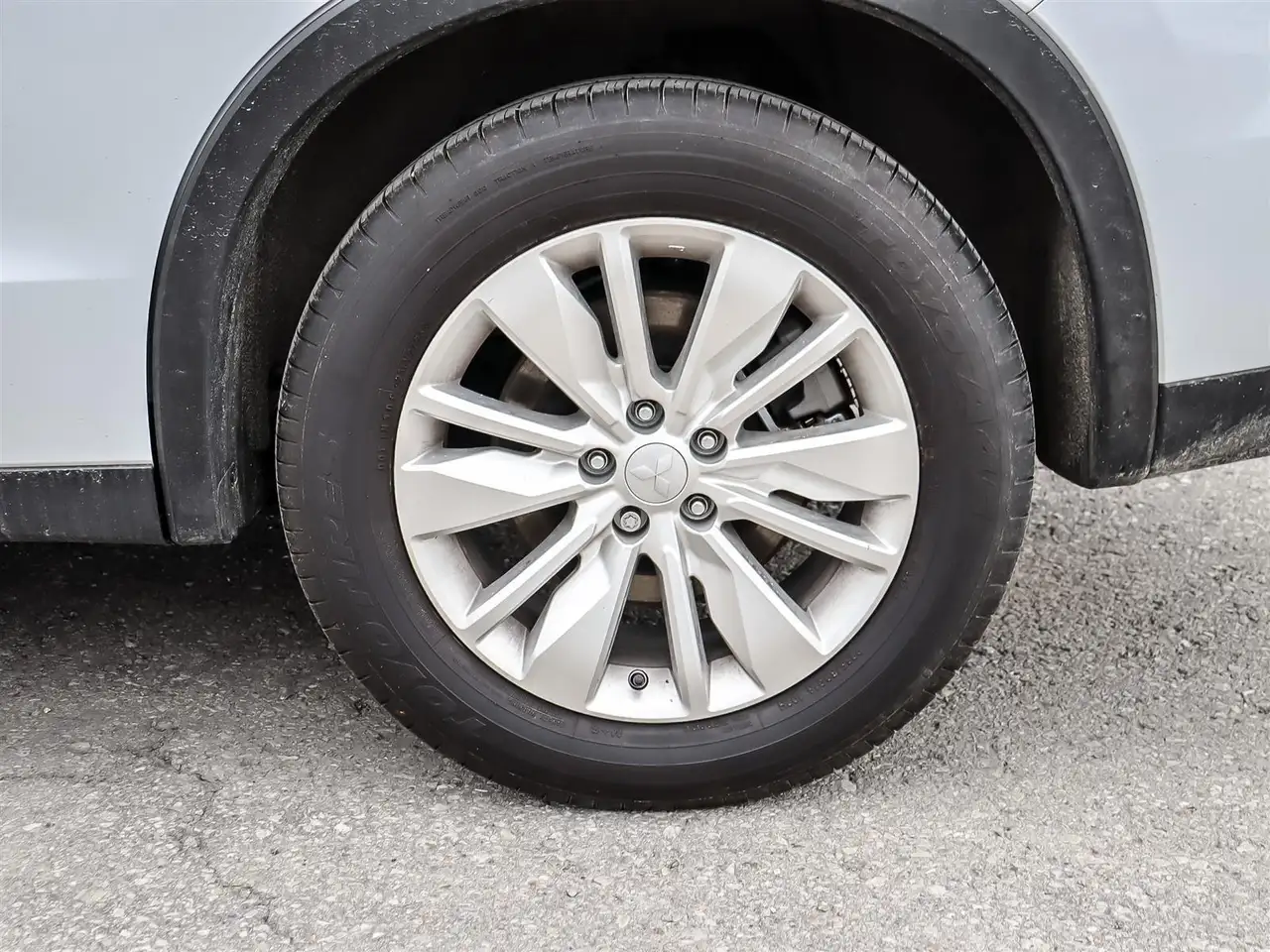 Mitsubishi Outlander снимка Mitsubishi Outlander