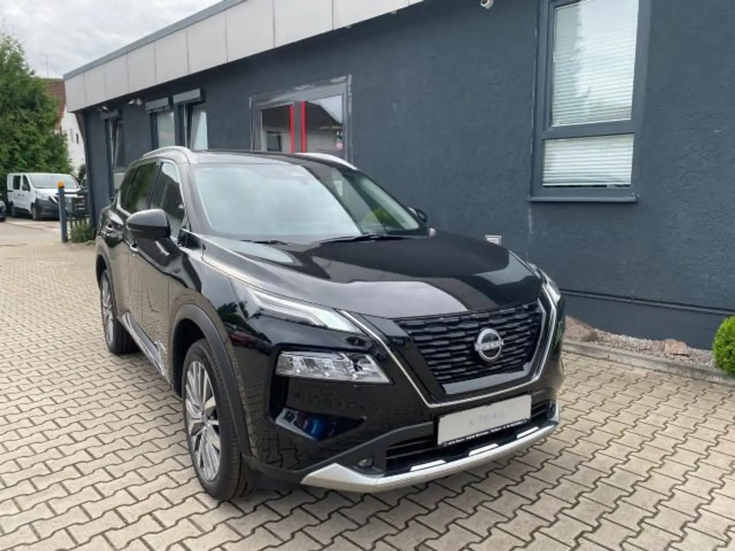 Nissan X-Trail 1,5 VC-T e-Power Tekna, Navi, Klima, Gla Schwarz - 2