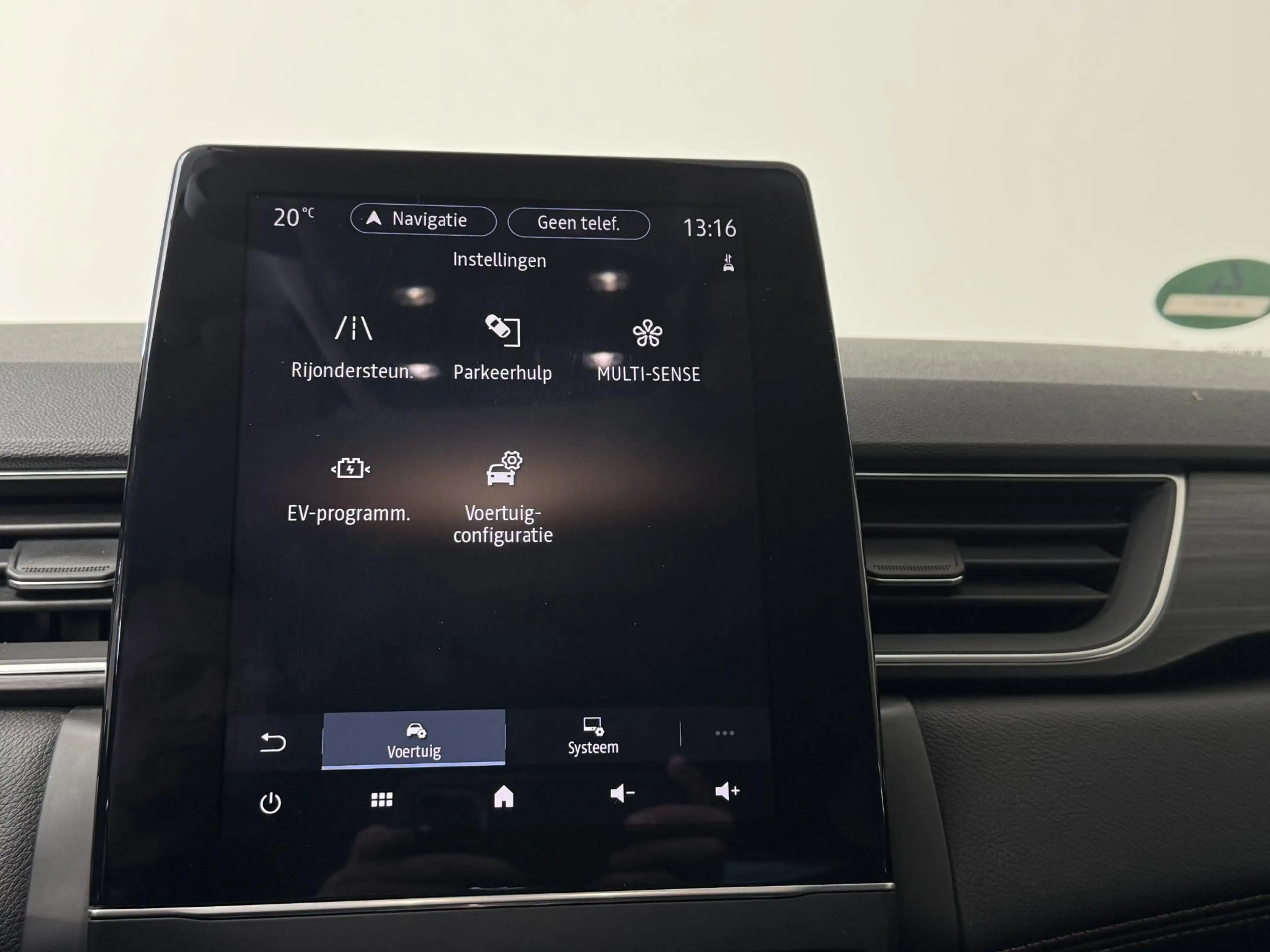 Renault Captur 1.6 E-Tech Plug-in Hybrid 160 Initiale Paris | Led — photo 39