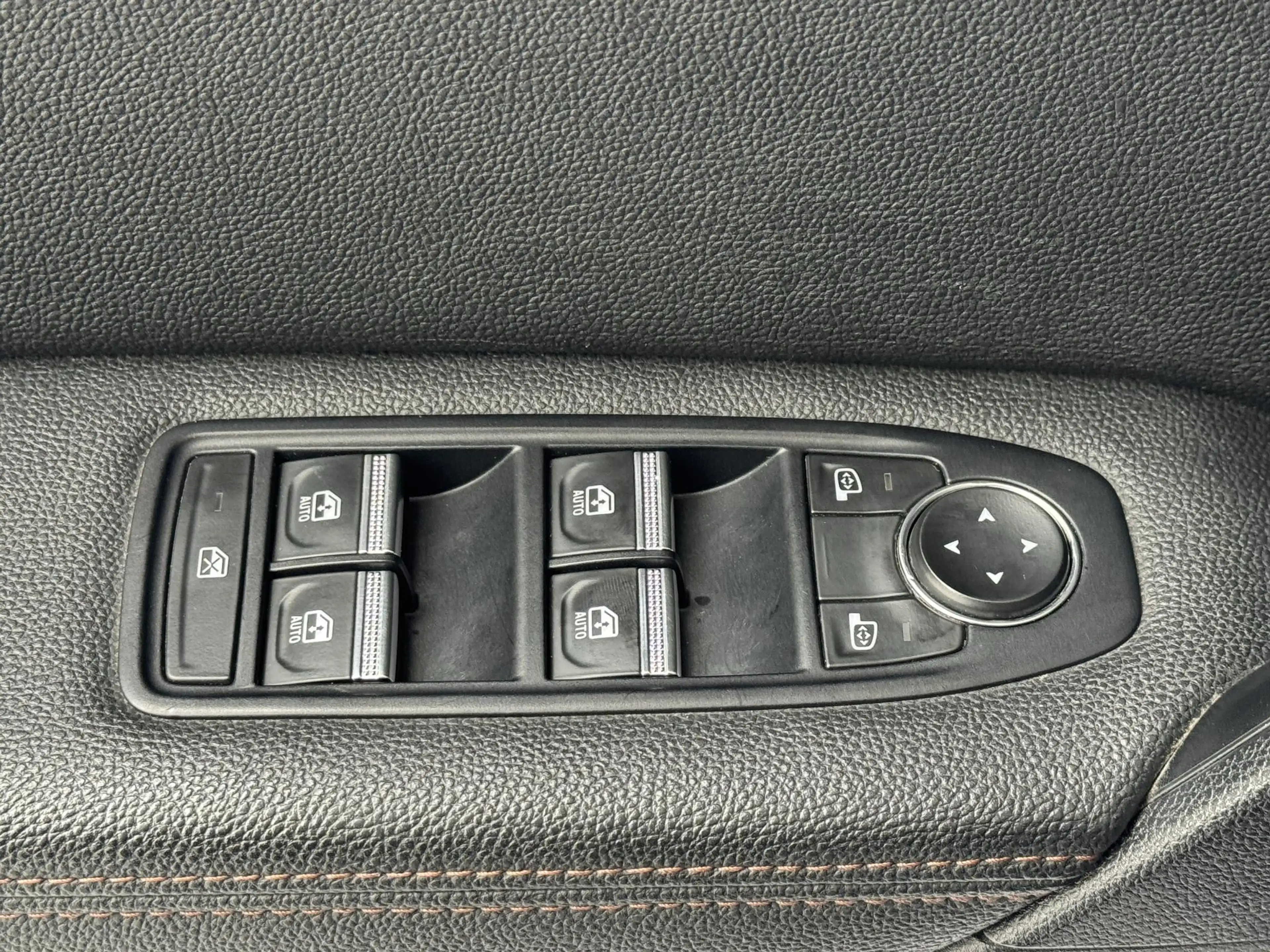 Renault Captur 1.6 E-Tech Plug-in Hybrid 160 Initiale Paris | Led — photo 16