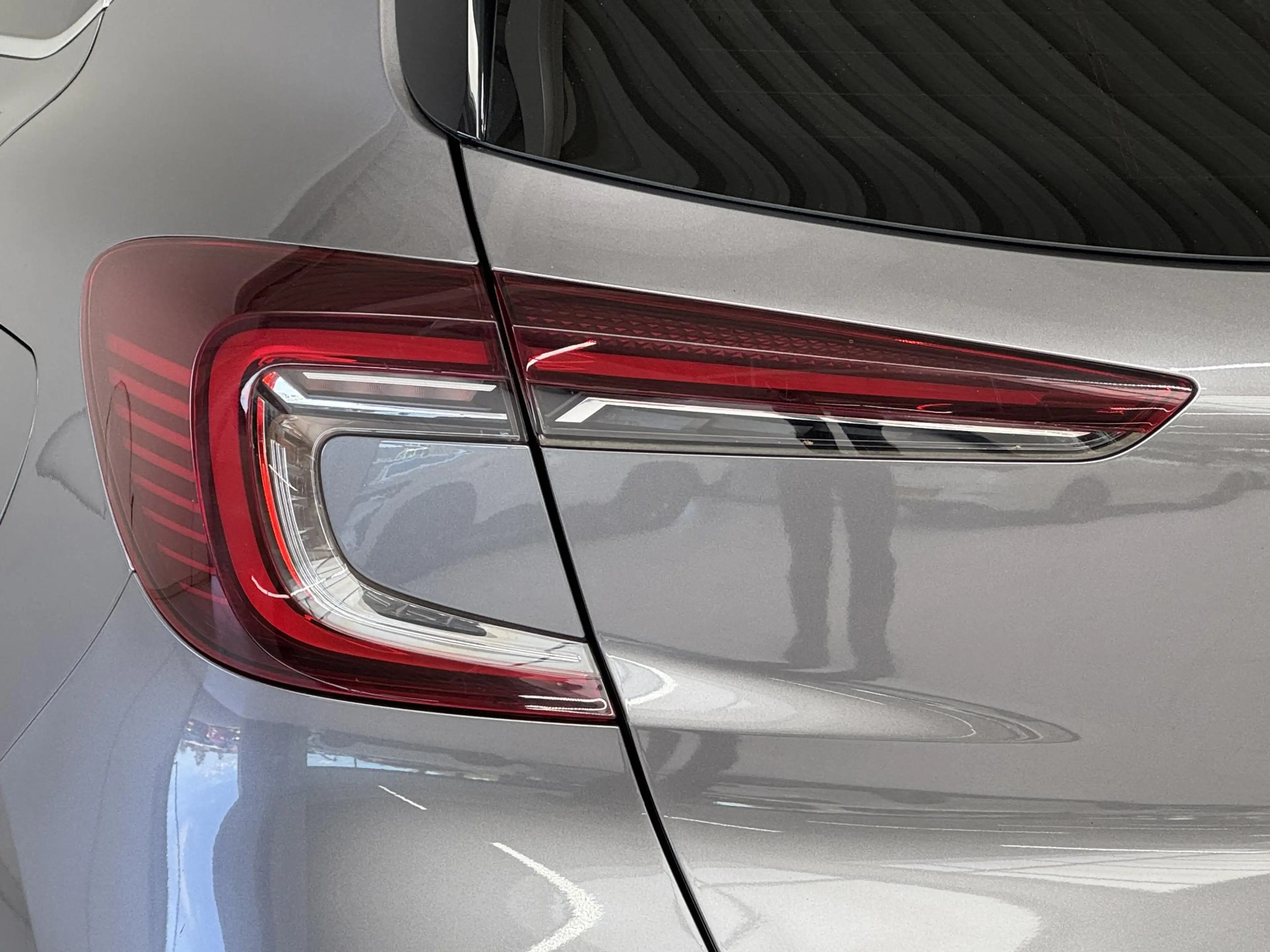 Renault Captur 1.6 E-Tech Plug-in Hybrid 160 Initiale Paris | Led — photo 33