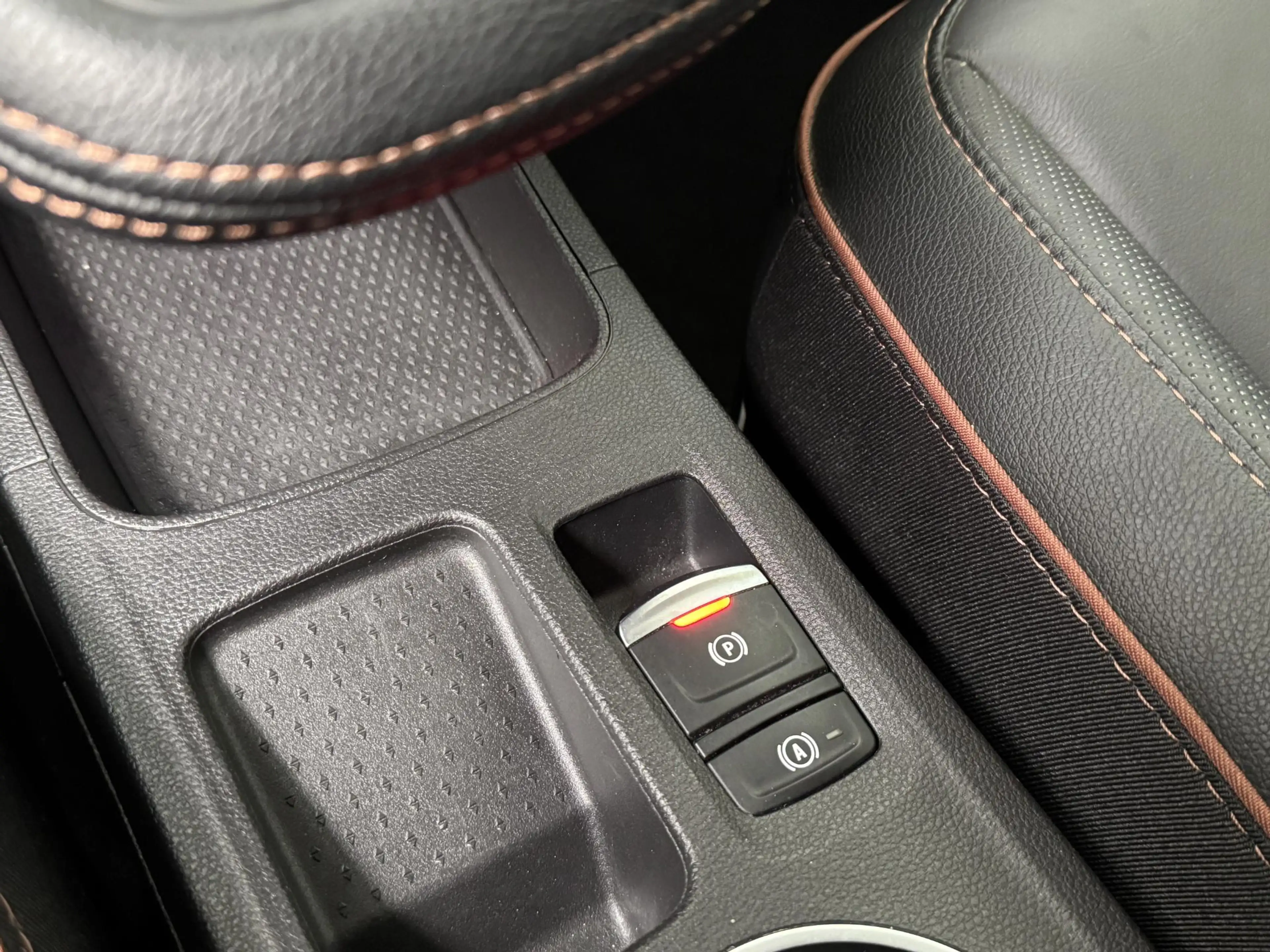 Renault Captur 1.6 E-Tech Plug-in Hybrid 160 Initiale Paris | Led — photo 42