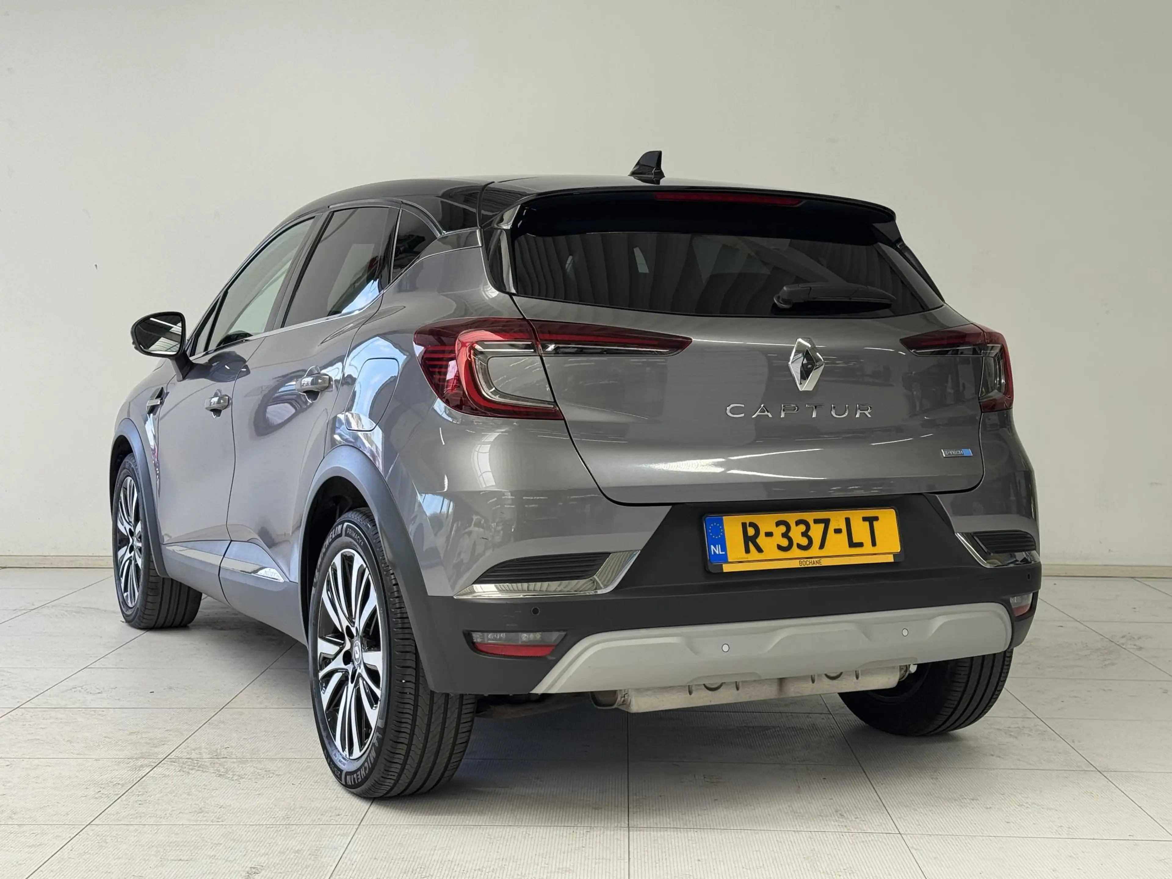 Renault Captur 1.6 E-Tech Plug-in Hybrid 160 Initiale Paris | Led — photo 6