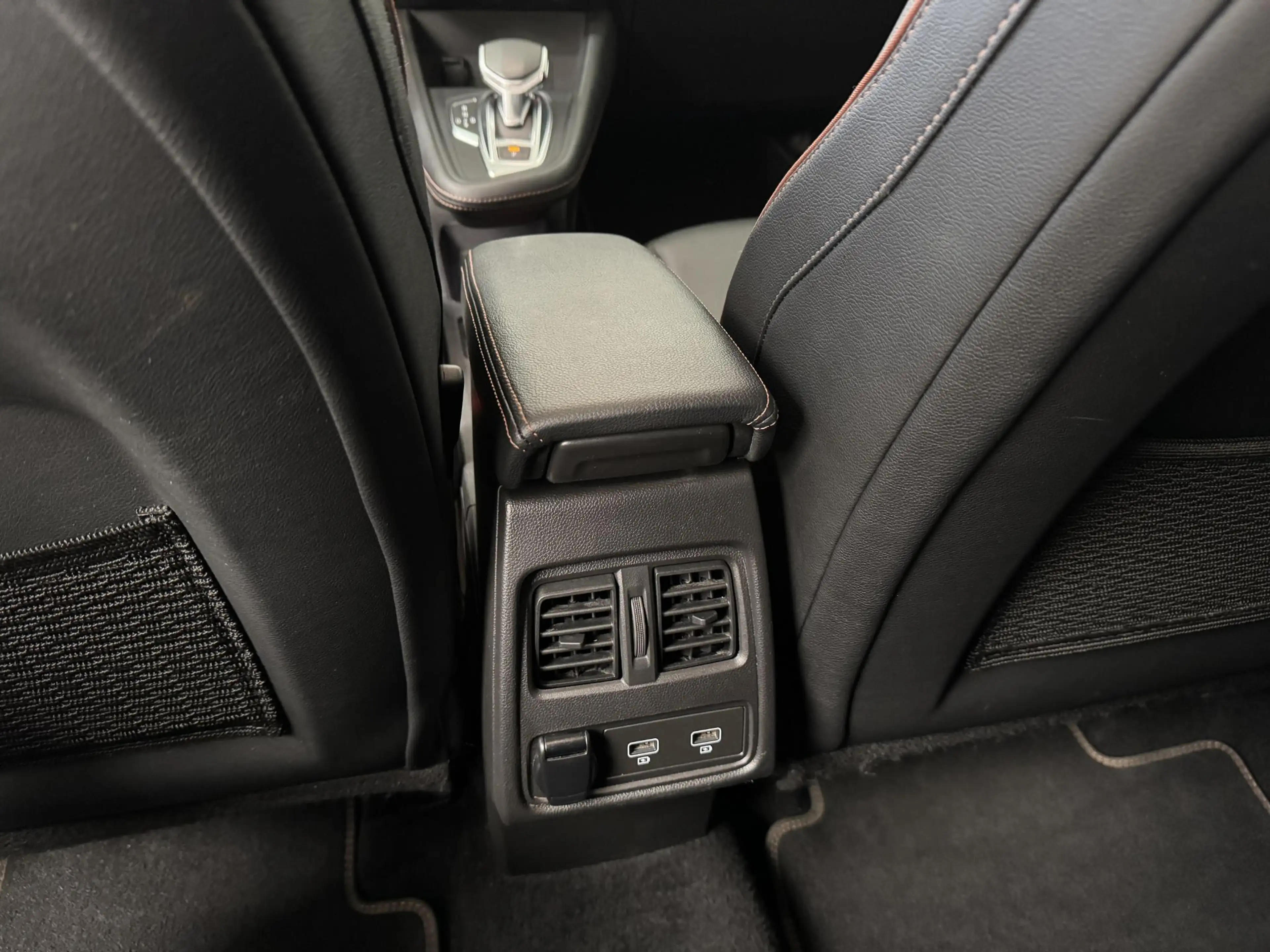 Renault Captur 1.6 E-Tech Plug-in Hybrid 160 Initiale Paris | Led — photo 43