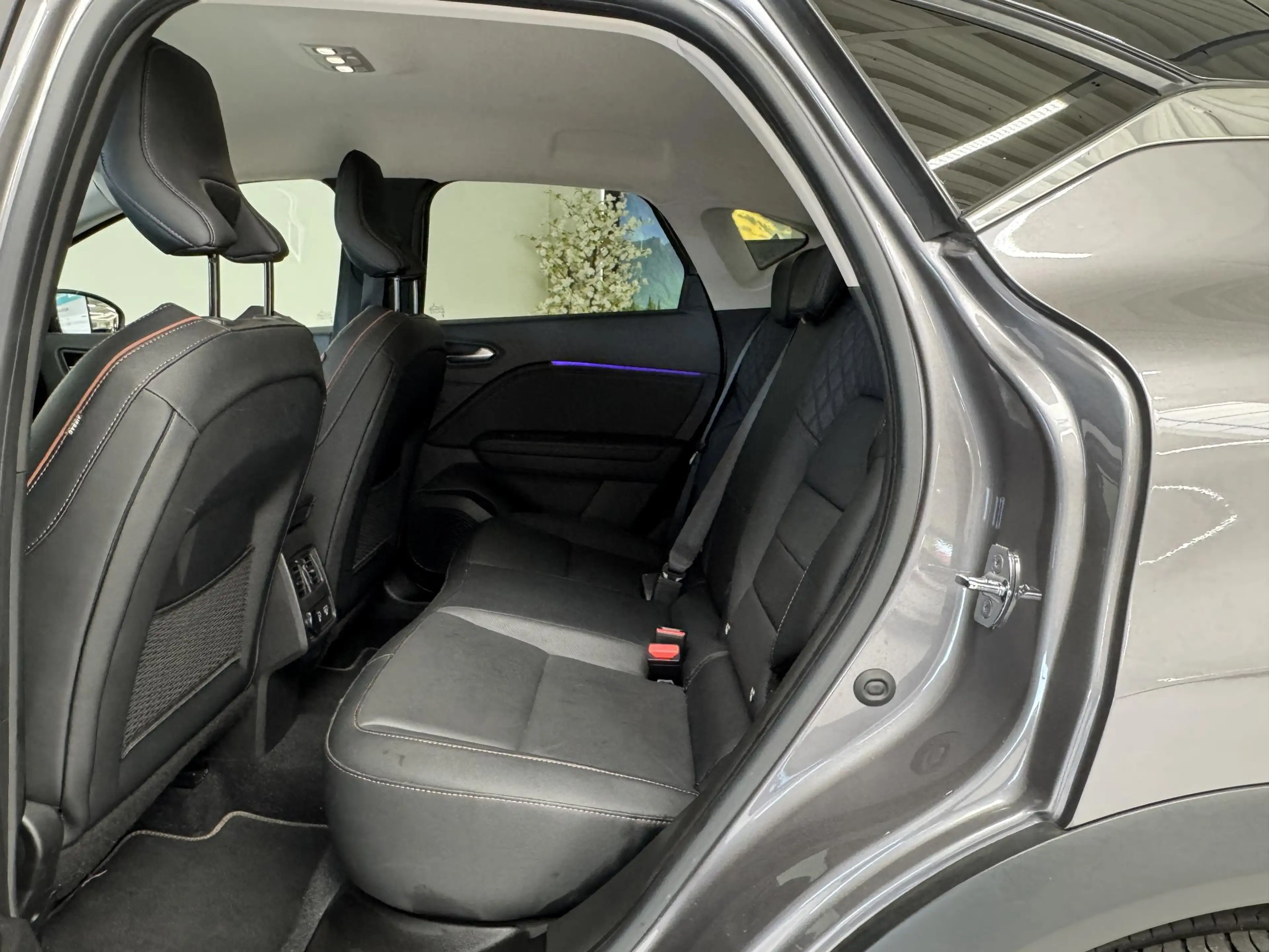 Renault Captur 1.6 E-Tech Plug-in Hybrid 160 Initiale Paris | Led — photo 8