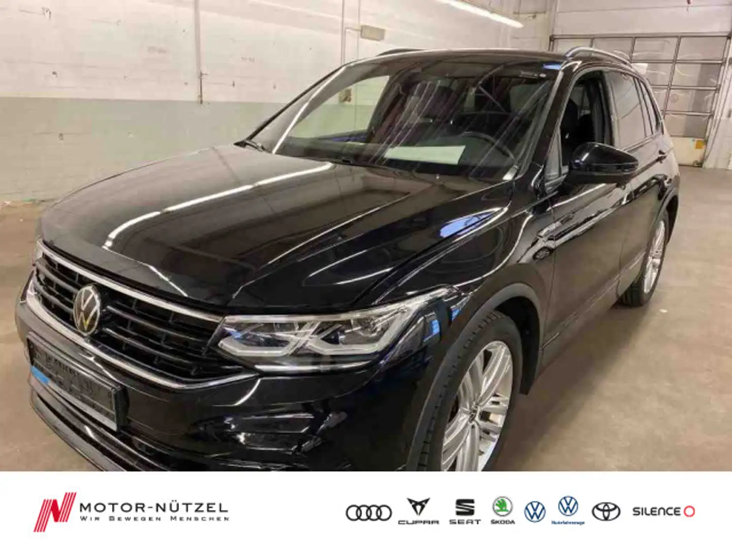 Volkswagen Tiguan 2.0 TDI DSG 4M R-LINE MATRIX+NAVI+4xSHZ Schwarz - 1