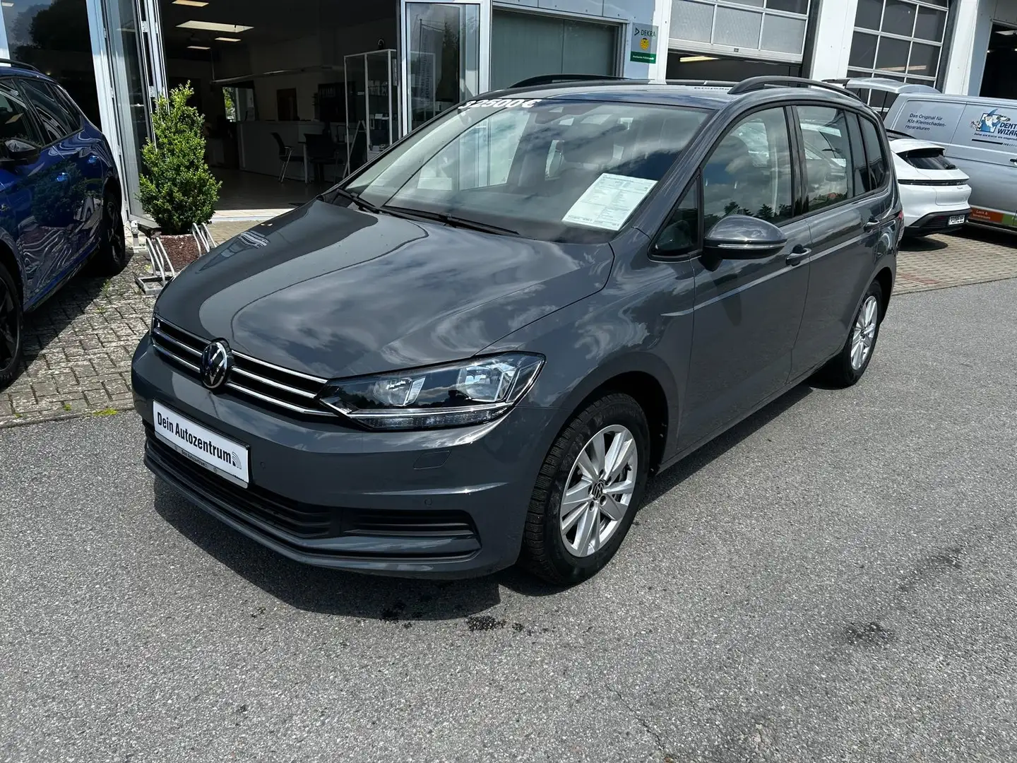 Volkswagen Touran 5T 1.5 TSI Comfortline 6-Gang Gris - 2