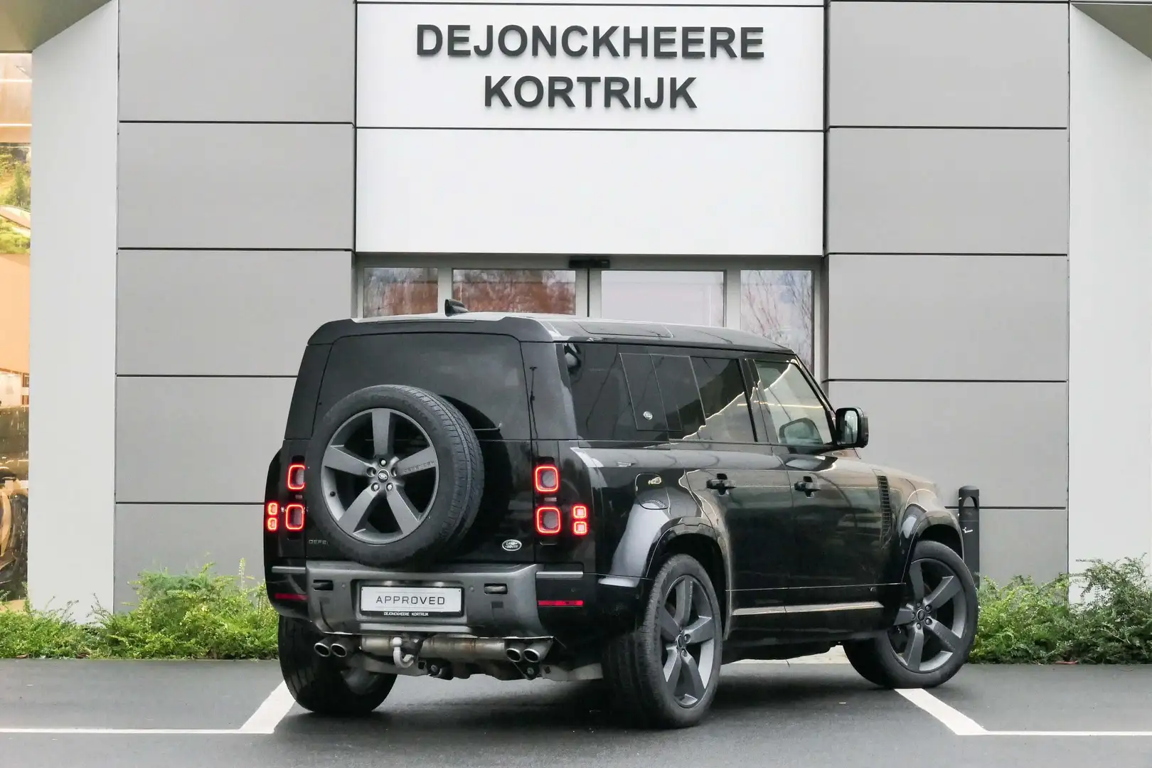 Land Rover Defender 110 P525 V8 Noir - 2