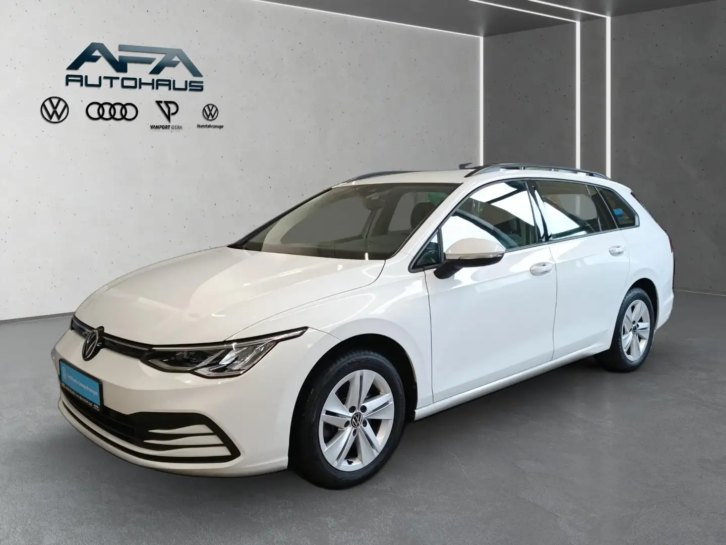 Volkswagen Golf VIII Var. 2.0 TDI LIFE DSG AHK*Navi*LED*ACC Weiß - 2