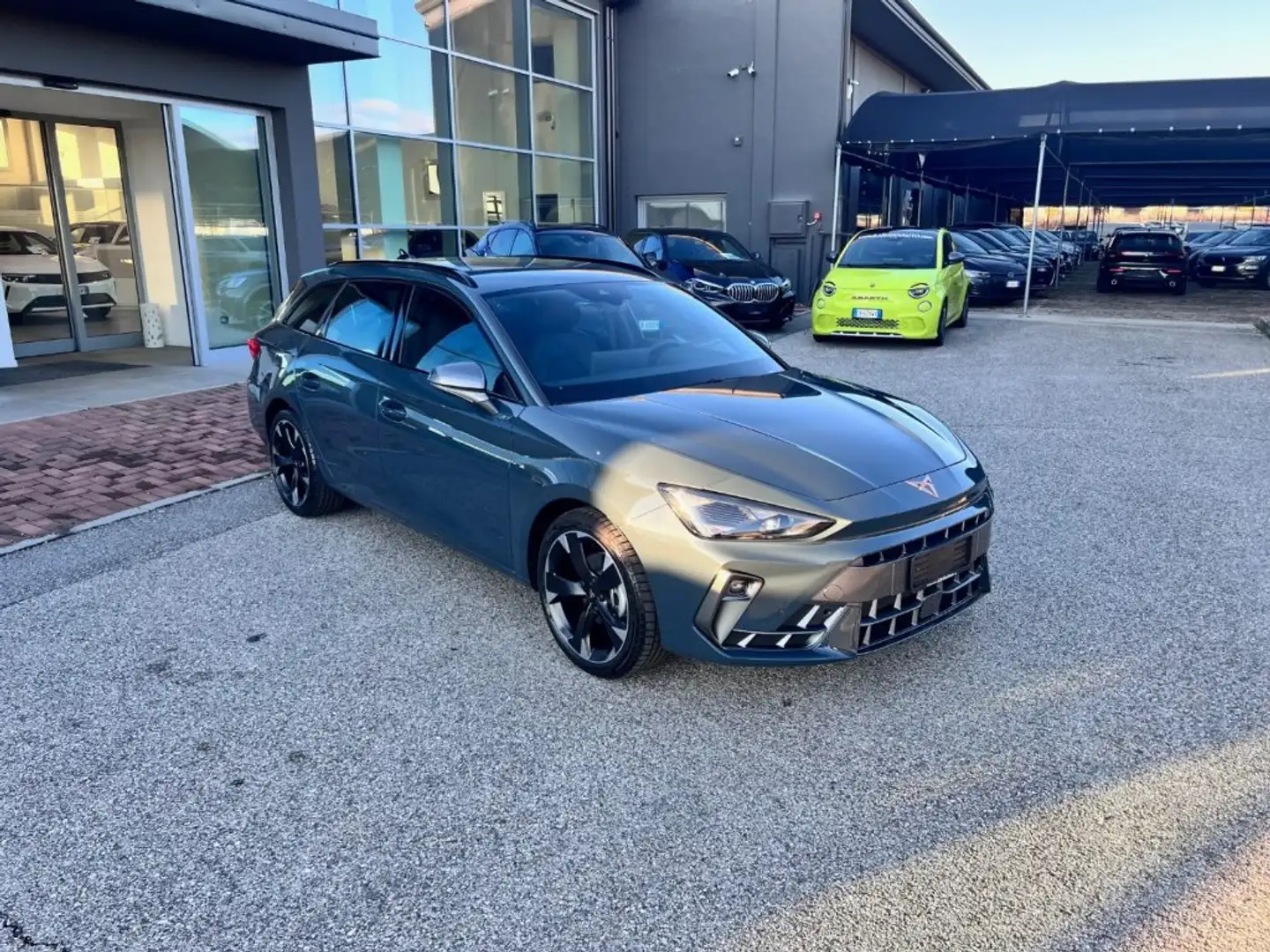 CUPRA Leon Sportstourer 1.5 TSI 150 CV / Edge Pack Blau - 2