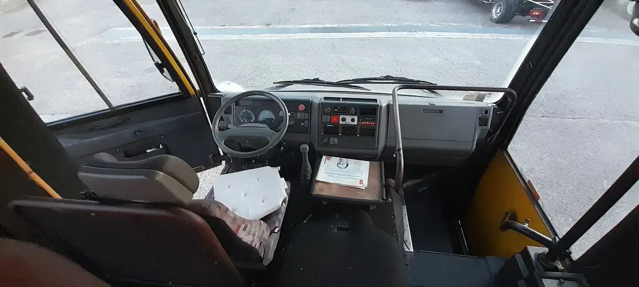 Iveco Eurocargo 8060 Scuolabus 43+1 Cacciamali, foto 6